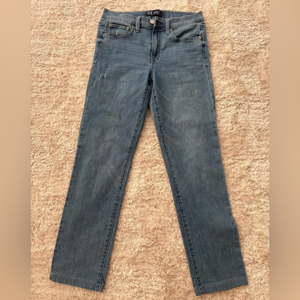 GAP Women's Straight Leg Jeans in light Blue